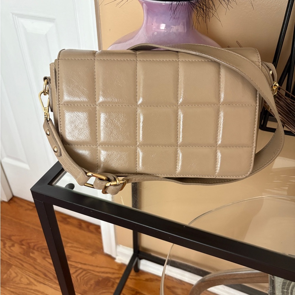 Borse in Pelle Elegant Tan Crossbody Bag with Quilted Texture